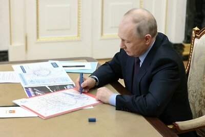    Президент РФ Владимир Путин в режиме видеосвязи принимает участие в открытии Большой кольцевой линии московского метро ©Михаил Метцель РИА Новости