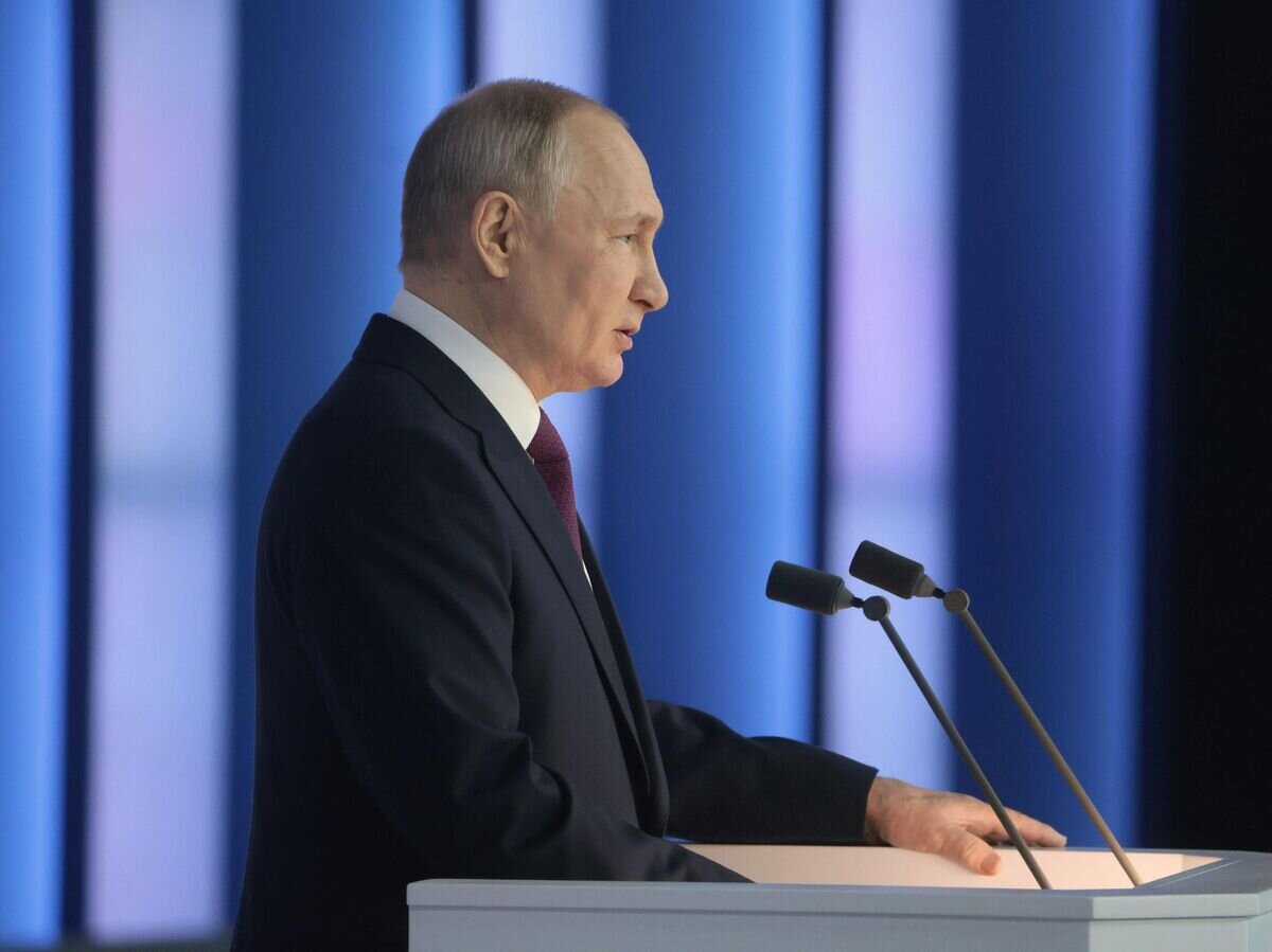    Президент РФ Владимир Путин выступает с ежегодным посланием Федеральному собранию© РИА Новости / POOL