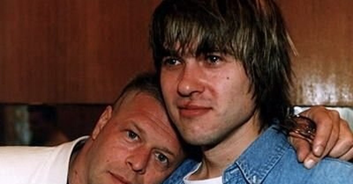 Гребенщиков и сплин звездочет. Гребенщиков и сплин песня о звездах. Гребенщиков и сплин песня о звездах. Про звезды гребенщиков васильев. Васильев и гребенщиков.