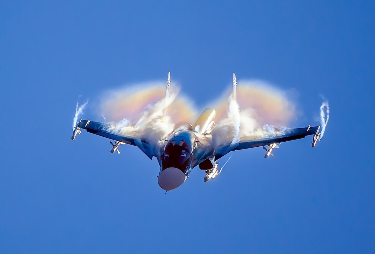 Российский Су-34. Все изображения и фото в статье взяты из открытых источников.