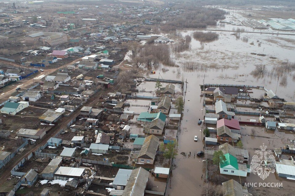     В небо запустили беспилотники для авиаразведки. Фото: МЧС Оренбуржья