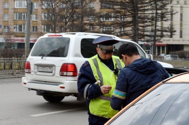    Какие неправильные ответы инспекторам ГИБДД могут довести до беды?