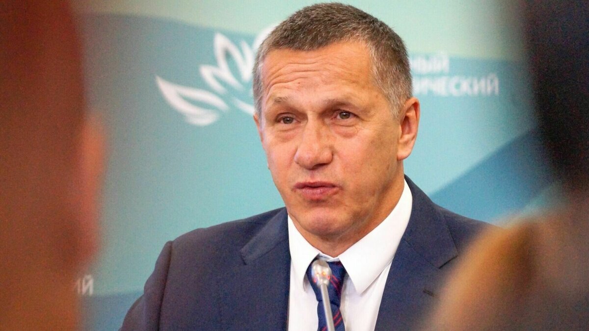     Главы регионов Дальнего Востока заявили, что готовы решить проблему обманутых дольщиков до конца 2023 года. Об этом сообщил полпред президента РФ В ДФО Юрий Трутнев.