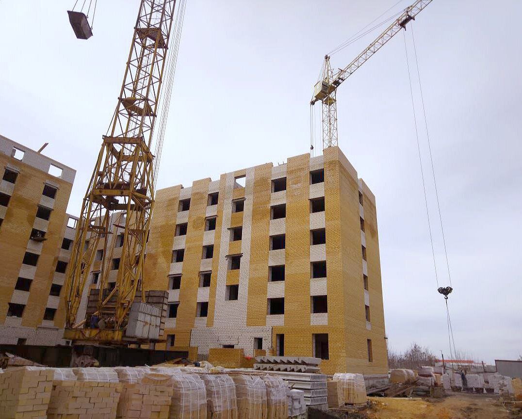 На проблемном объекте в Тамбове ведутся кладочные работы. | Фонд ...