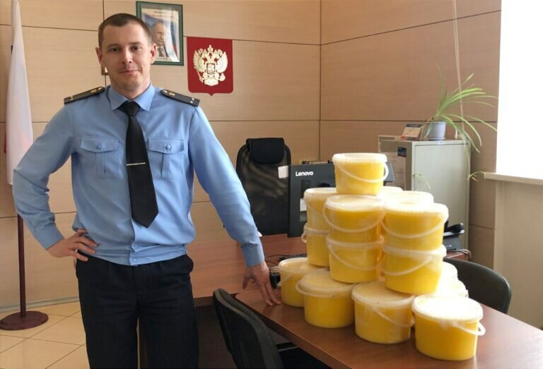    Судебный пристав из Бузулука передал бойцам в зону СВО 100 килограммов меда Кристина Просвиркина
