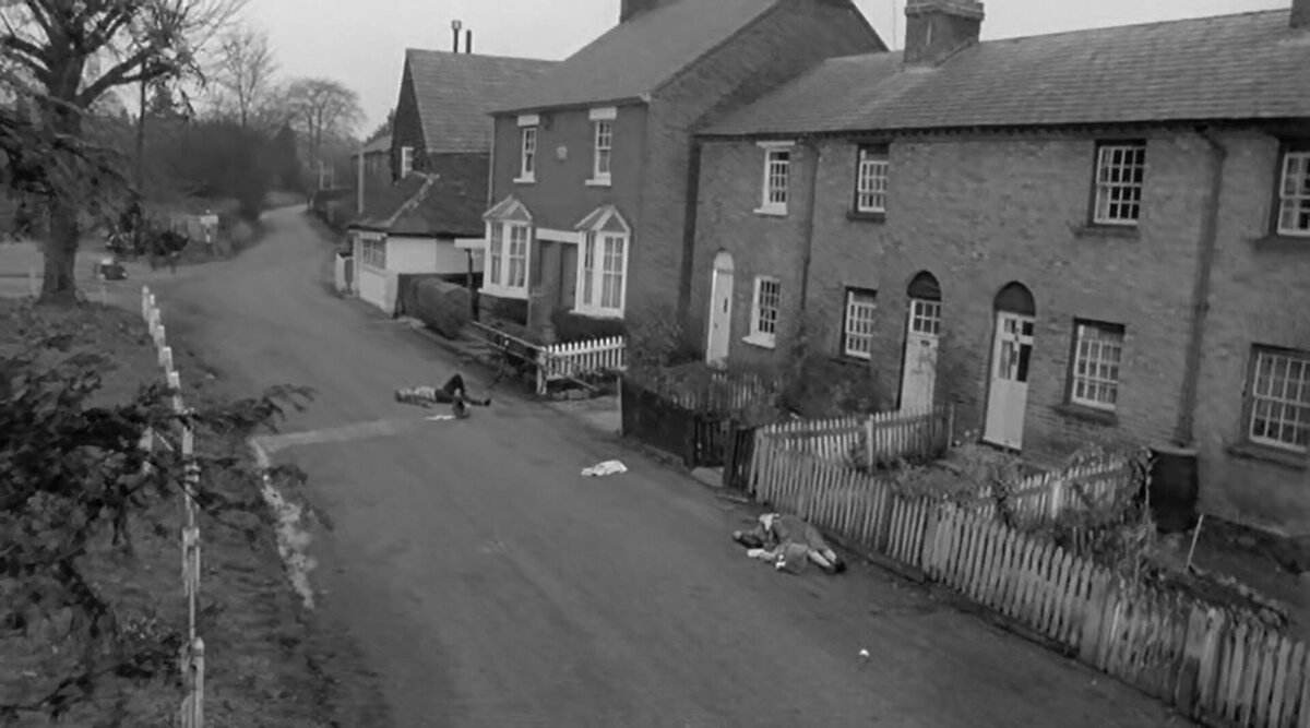 Кадр из фильма "Деревня проклятых" (1960)