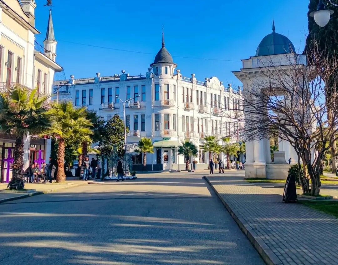 Сухум, набережная Махаджиров