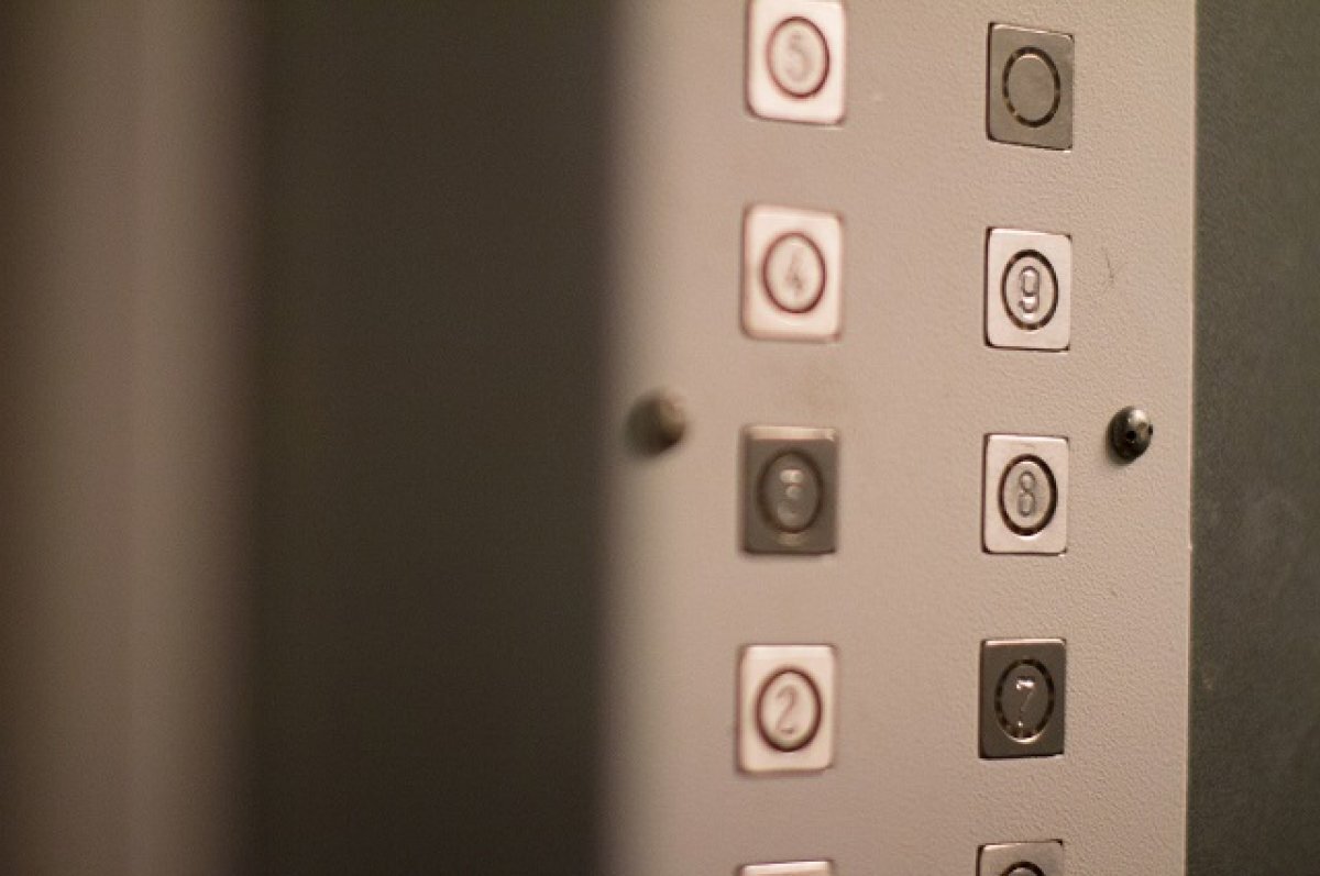    Более 550 лифтов досрочно заменят на Среднем Урале