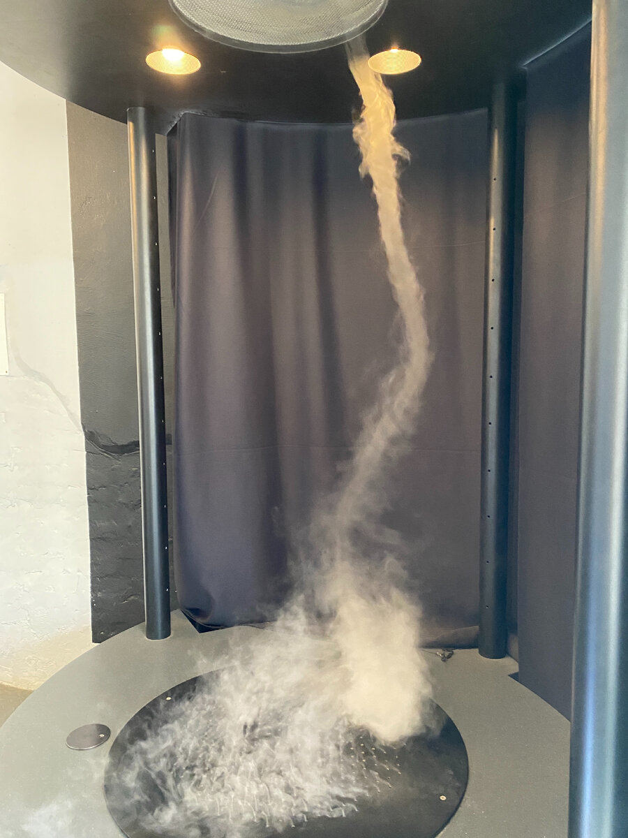 Фото автора. Можно устроить торнадо )) Небольшой карманный вариант ))