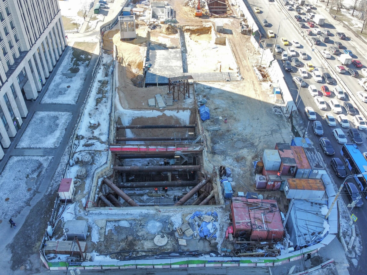 📷 1: Завершена проходка под улицей Академика Пилюгина. Ведётся вязка арматуры перекрытия тоннеля.