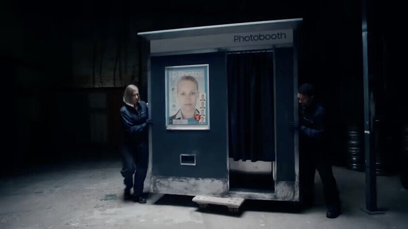    Так выглядит та самая фотобудка Samsung. Фото: YouTube