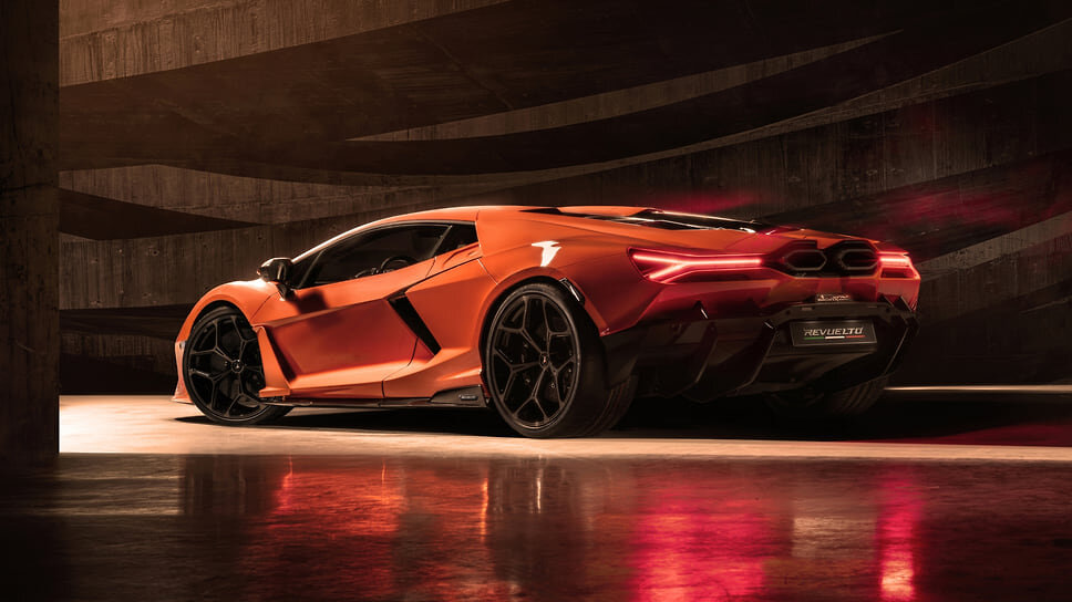 Фото: Lamborghini📷Lamborghini Revuelto