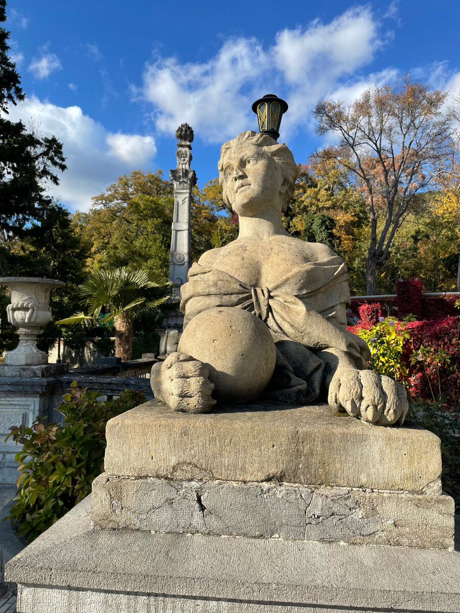 Вот тут как раз раньше была табличка «осторожно токсично»