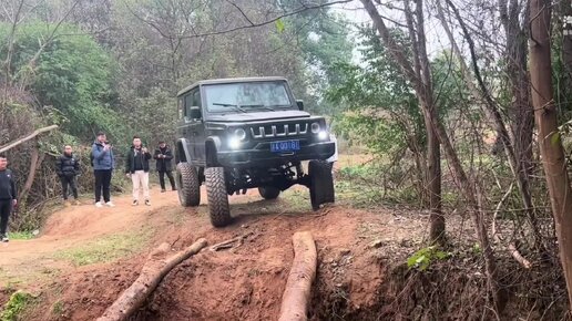 Китайский Гелик превратили в монстра для бездорожья!