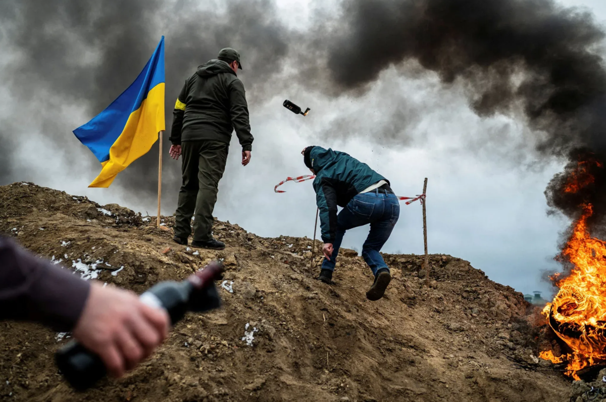 Запад против украины. Россия против Украины.