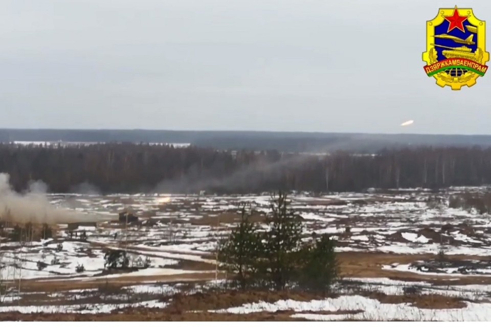     Под Осиповичами испытали белорусскую РСЗО «Шквал». Фото: стоп-кадр | видео Госкомвоенпром