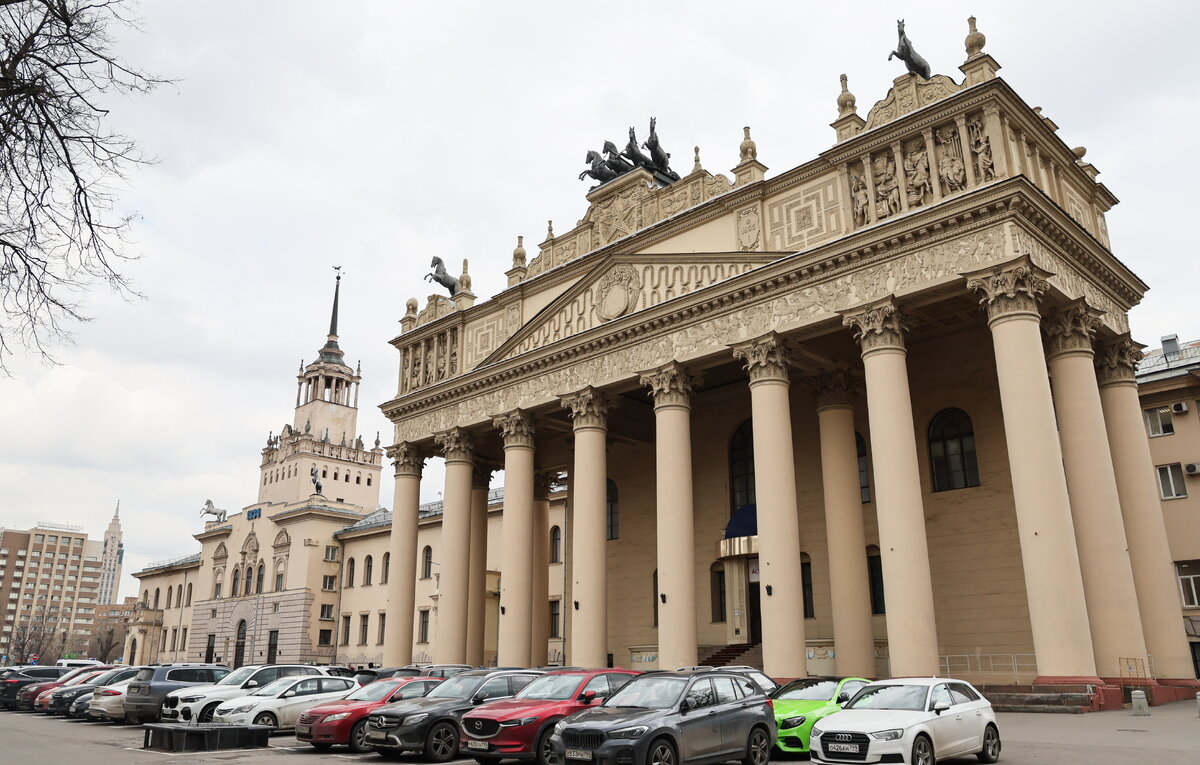     Здание Центрального Московского ипподрома  Сергей Савостьянов/ТАСС