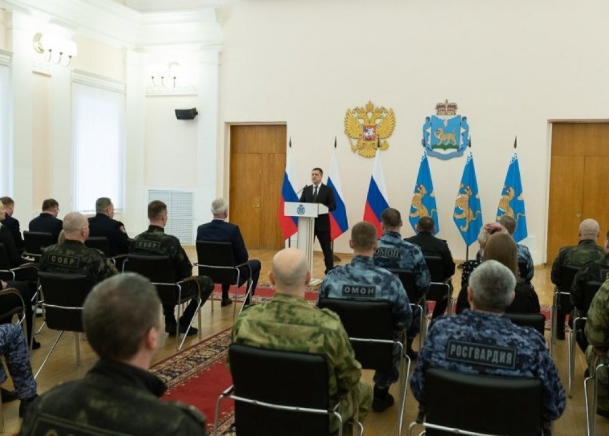    Губернатор Псковской области вручил госнаграды росгвардейцам