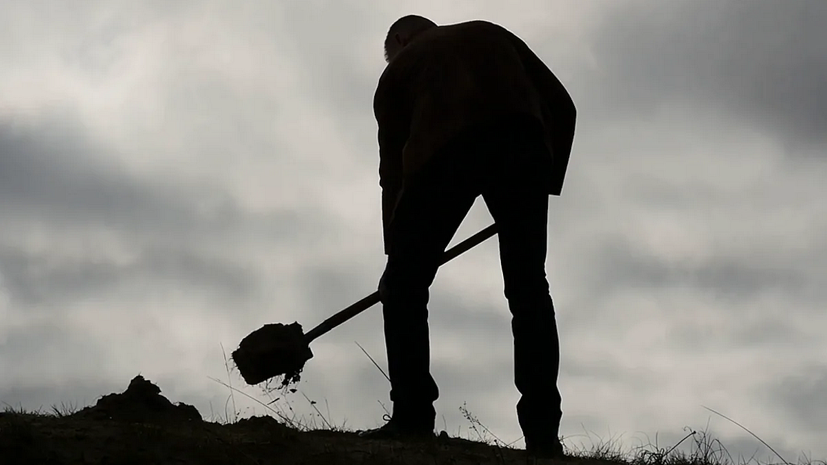 I m digging. Лопата могильщика. Лопата археолога. Man with a Shovel.