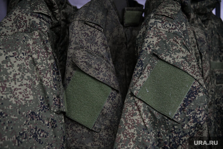    Офицерами ведомства для бойцов закуплены сезонные камуфляжные костюмы