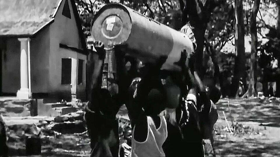     РЕН ТВ расскажет, как в Замбии запускали космическую программу Кадр youtube.com