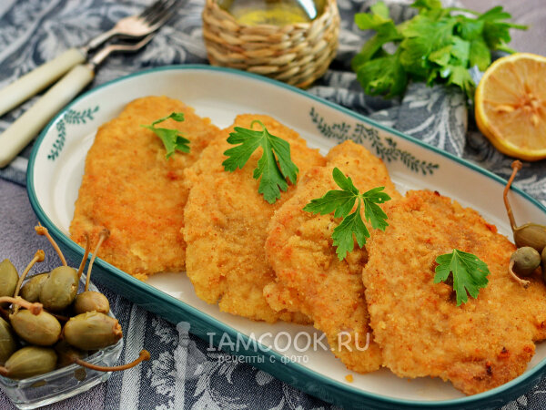 Шницель по-японски с соусом для мяса