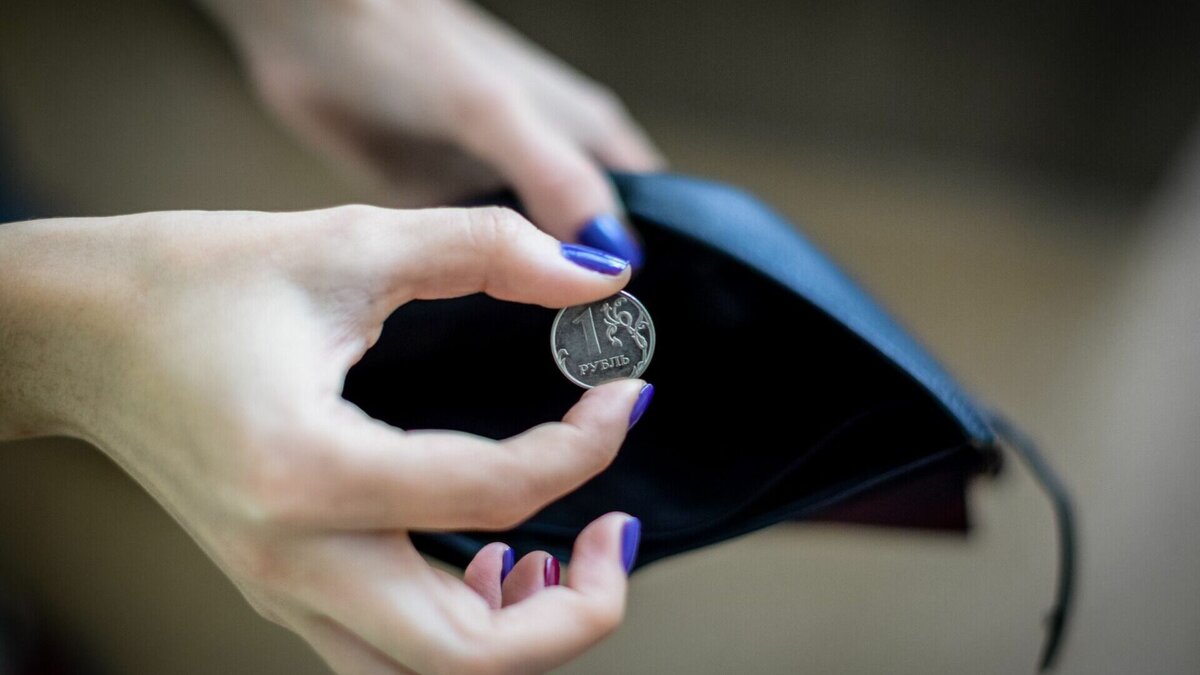     Сейчас уровень бедности в республике составляет 6,2%, в 2023 году прогнозируется спад до 5,7%. Об этом сообщила замминистра труда, занятости, социальной защиты Татарстана Наталья Бутаева.