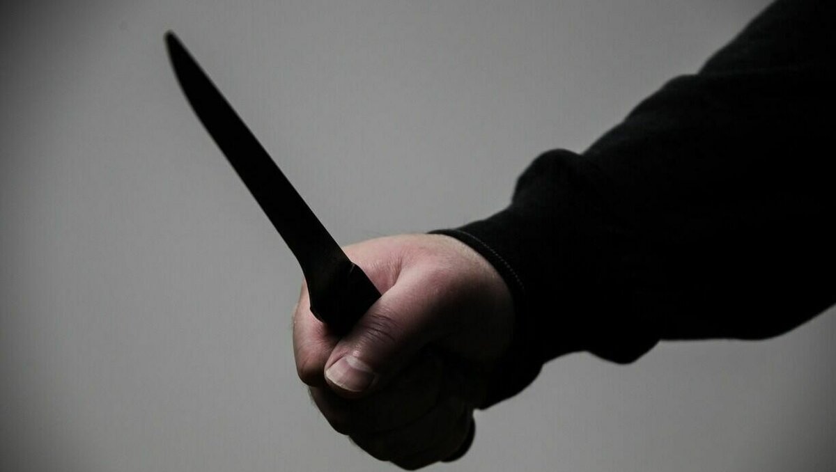     В Самаре ученик школы №91 во время конфликта со сверстником нанес ему два удара ножом (ФОТО). Пострадавшего госпитализировали.