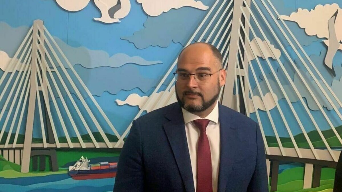     Мэр Владивостока Константин Шестаков поздравил всех горожан с большим религиозным праздником Светлой Пасхи. Празднество символизирует победу жизни над смертью и является духовным событием, которое объединяет миллионы людей во всём мире.