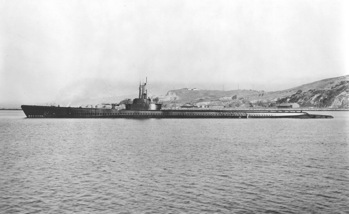 Подводная лодка "Tang". Источник фото: https://wiki2.org/ru/Файл:USS_Tang_(SS-306)_off_the_Mare_Island_Naval_Shipyard,_California_(USA),_2_December_1943_(NH_42273)_jpg