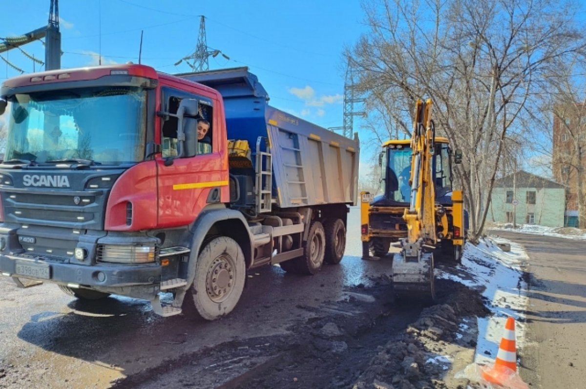    Сезон дорожных работ стартовал с одной из самых проблемных улиц города - Семафорной.