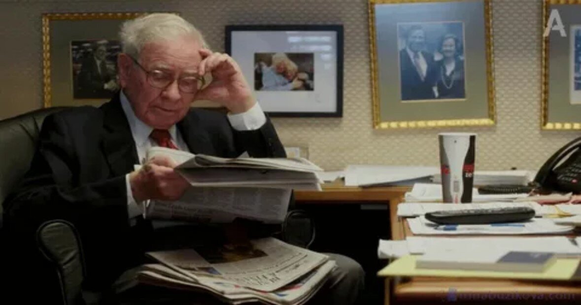 Кадр из фильма "Becoming Warren Buffett"