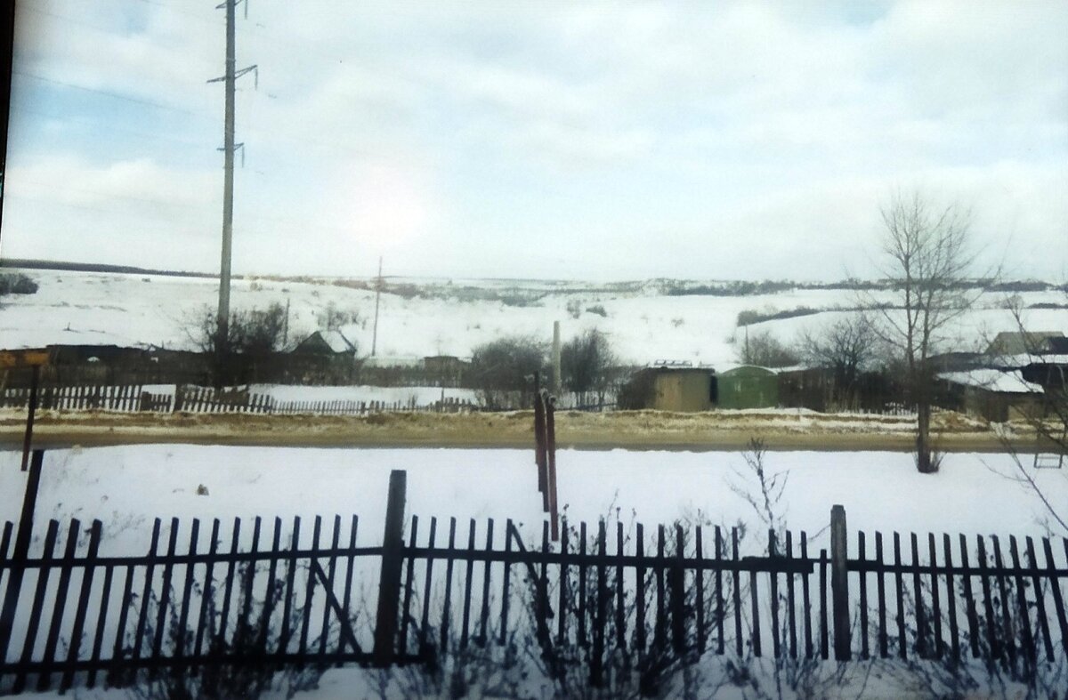 Вид из окна дома N15 на поле. 2000-й год