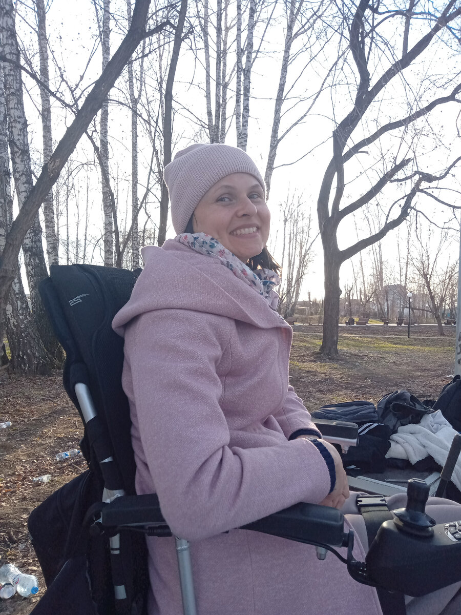 Всё-таки не на 17 см спинка поднята, а гораздо выше, посмотрите))