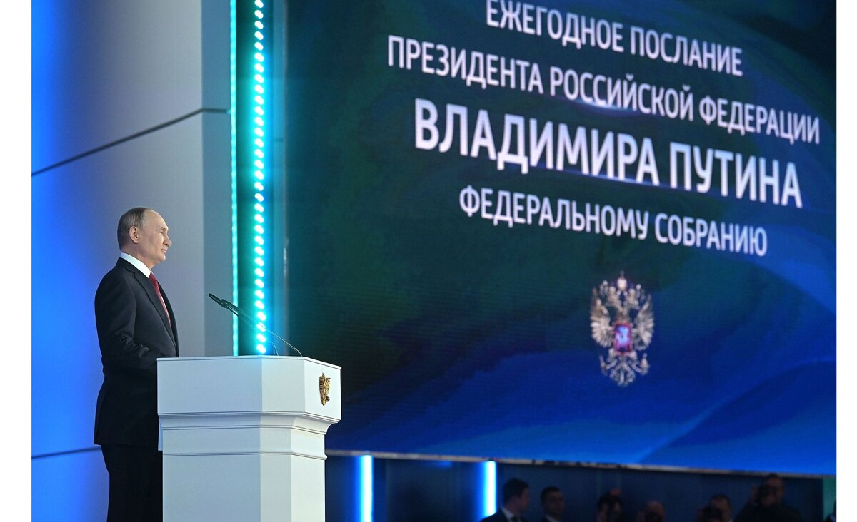 Одно из полномочий Президента. На ЕГЭ чаще всего спрашивается это: президент назначает Председателя Правительства РФ, федеральных министров, выборы Госдумы,  Генерального прокурора РФ и высшее командование вооруженных сил РФ, референдум. Запомним: тот, кто назначает, тот и освобождает от должности!