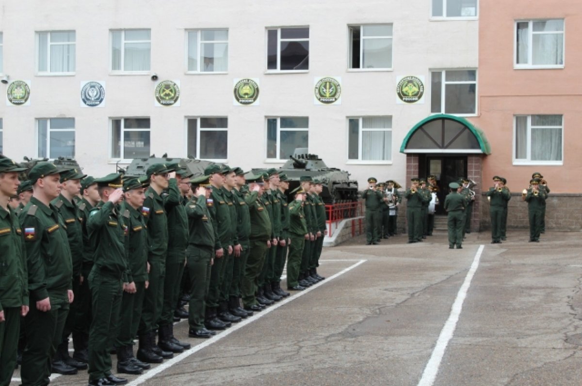    Из Башкирии к местам службы отправили первых новобранцев