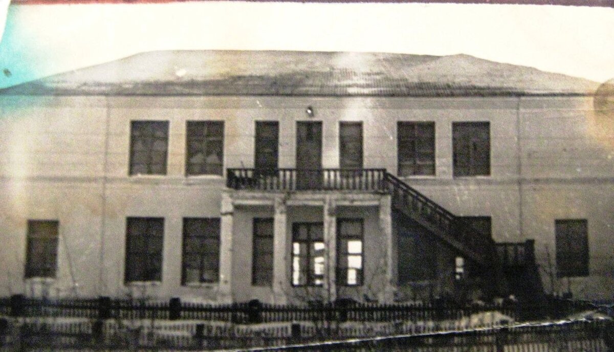 Фото из открытых источников. мебельная фабрика в начале 1960-х.