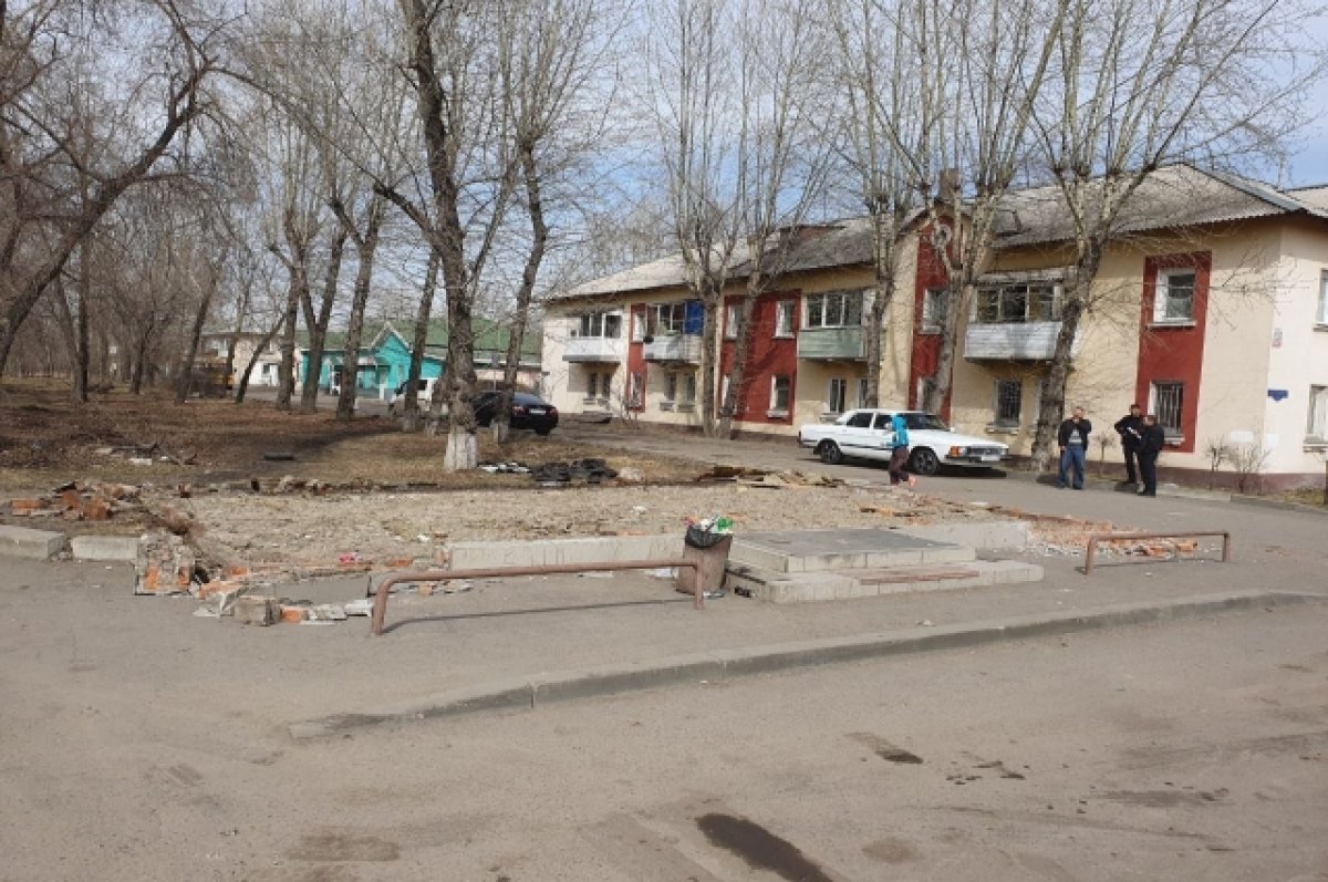    Ещё 12 незаконных павильонов снесли в Ленинском районе.