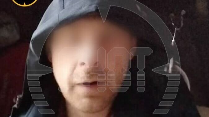     Перед происшествием 35-летний подозреваемый опубликовал видео, на котором задается вопросом «где его деньги» и обвиняет чиновников в том, что они живут за его счет.