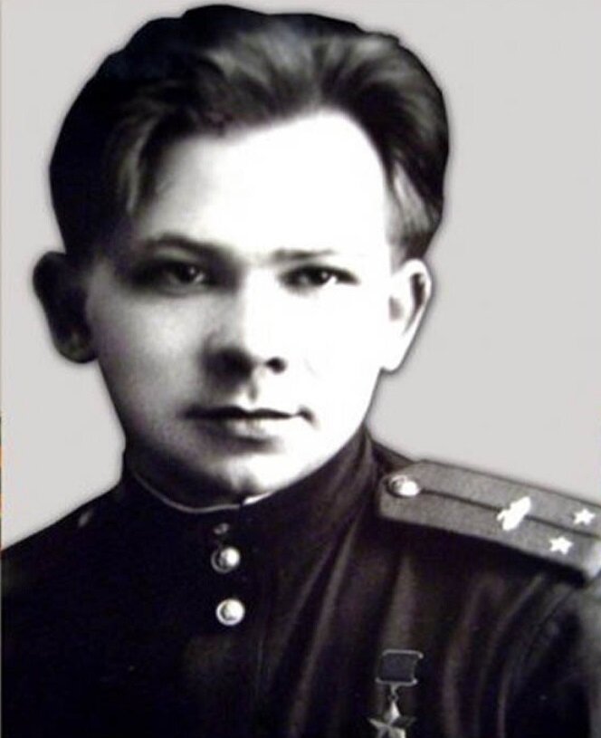 Герман Николаевич Липкин. Источник фото:  https://theslide.ru/detskie-prezentatsii/prifrontovoy-kamyshin-v-borbe-za-stalingrad