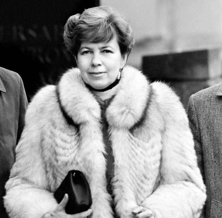      Шуба - недосягаемая мечта для многих телезрительниц 1980-х, фото из открытых источников.