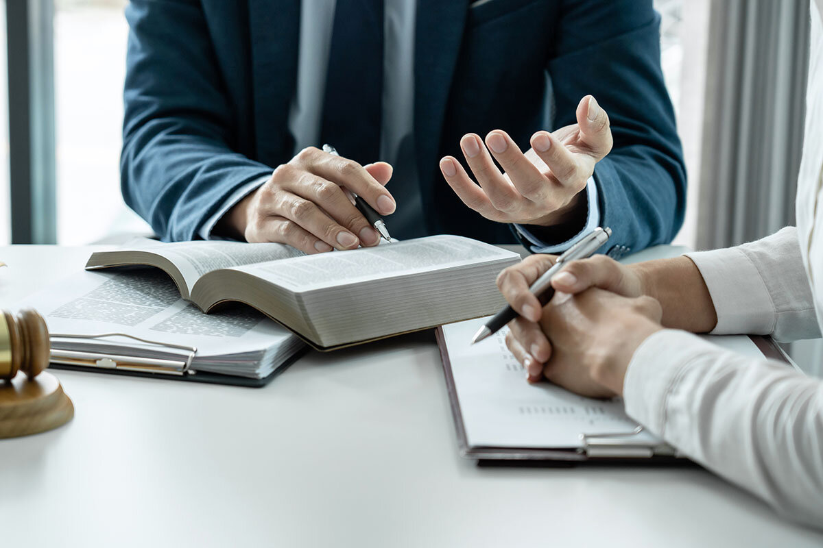    Гражданский кодекс устанавливает обязательное выделение супружеской доли после смерти супруга