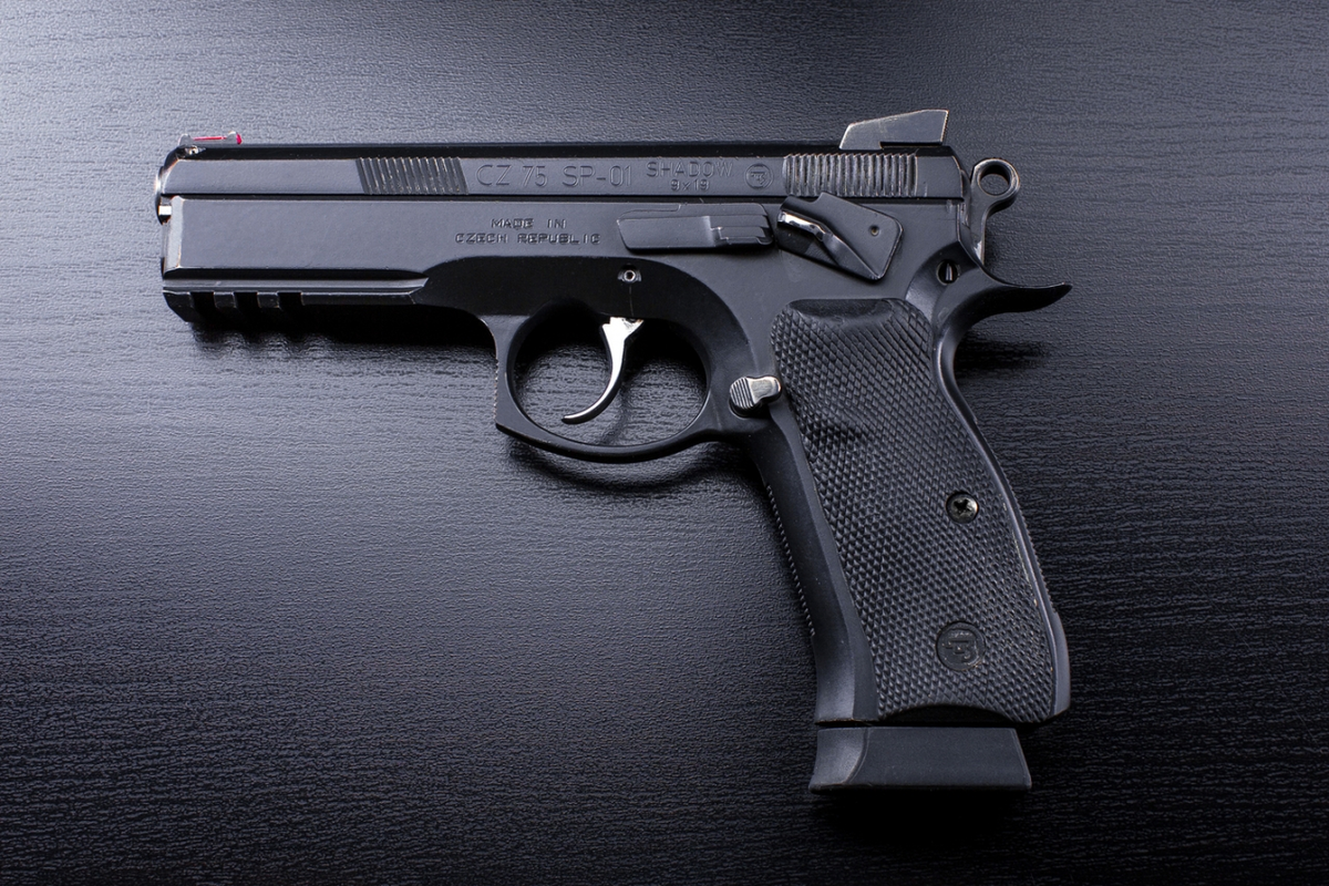 Пистолет  CZ-75 (Че-Зет 75).