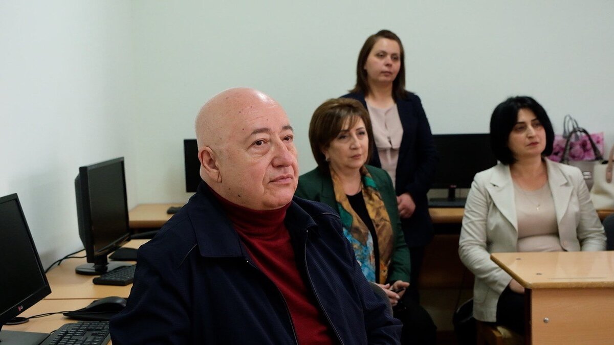В Нагорном Карабахе состоялась методическая конференция учителей русского языка. Фоторяд