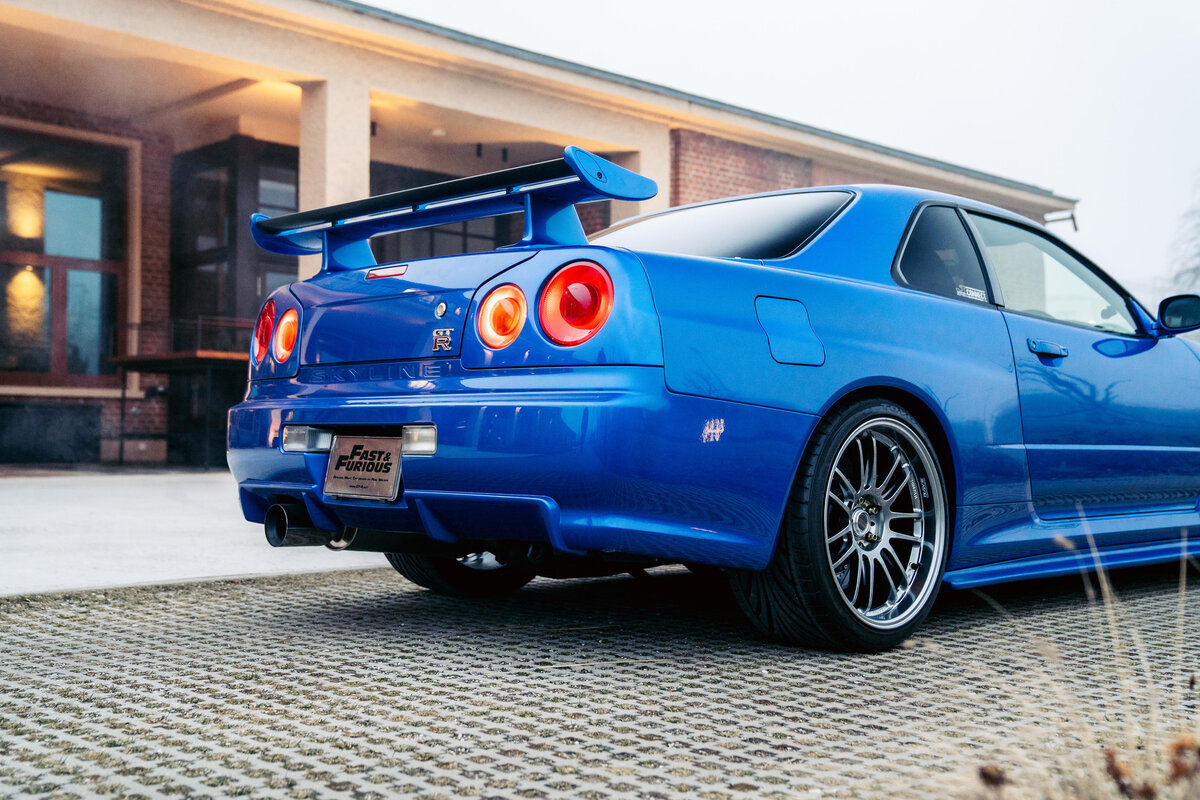   Nissan Skyline GT-R         110KMRU  