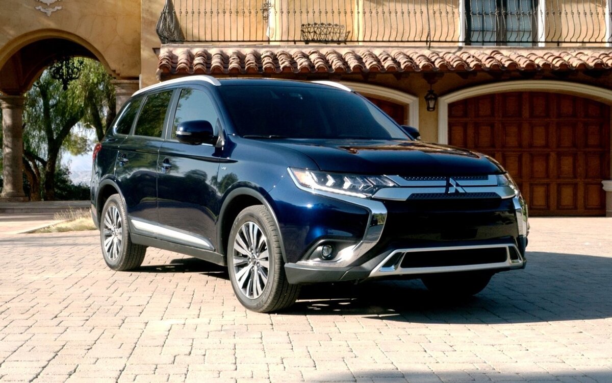     Mitsubishi Outlander установил рекорд вторичного авторынка России по росту стоимости за год