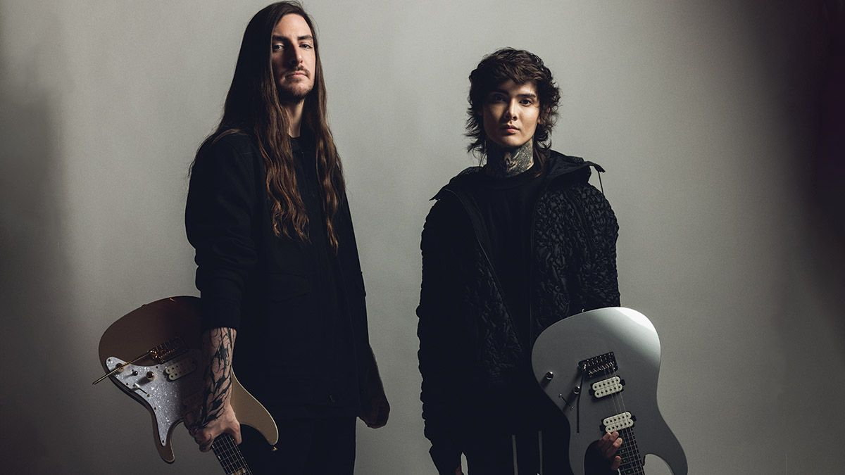 Polyphia playing god. Тим Хенсон Polyphia. Группа Polyphia. Polyphia 2022. Тим Хенсон 2022.