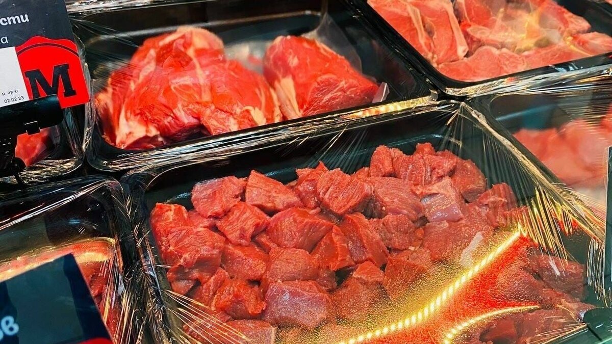    Сотрудница компании «Мясничий» пожаловалась на задержку зарплат и рассказала об увольнениях.