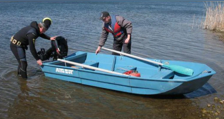 Когда можно на лодке выходить на воду. Лодка Автобот. Разборная алюминиевая лодка Автобот. Лодка Автобот 2. Советская лодка Автобот.
