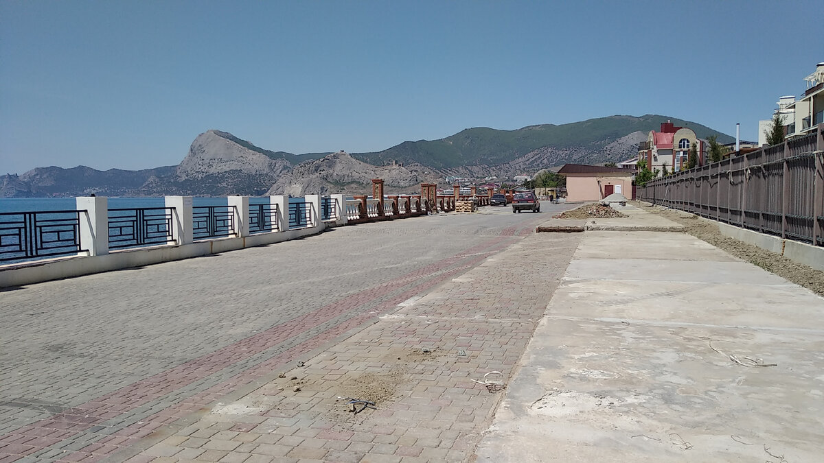 Что с ларьками около Аквапарка. Листайте!